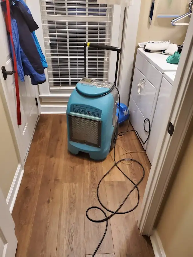Commercial dehumidifier deployed for Flood Damage Cleanup in Siesta Key